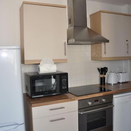 Stunning 2 Bedroom Apt Милтън Кейнс Екстериор снимка